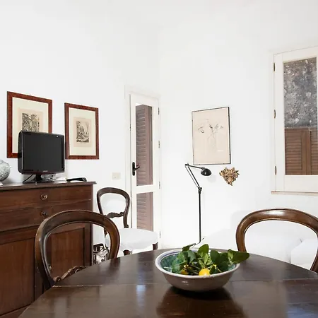 Apartmán La Dimora Del Re *